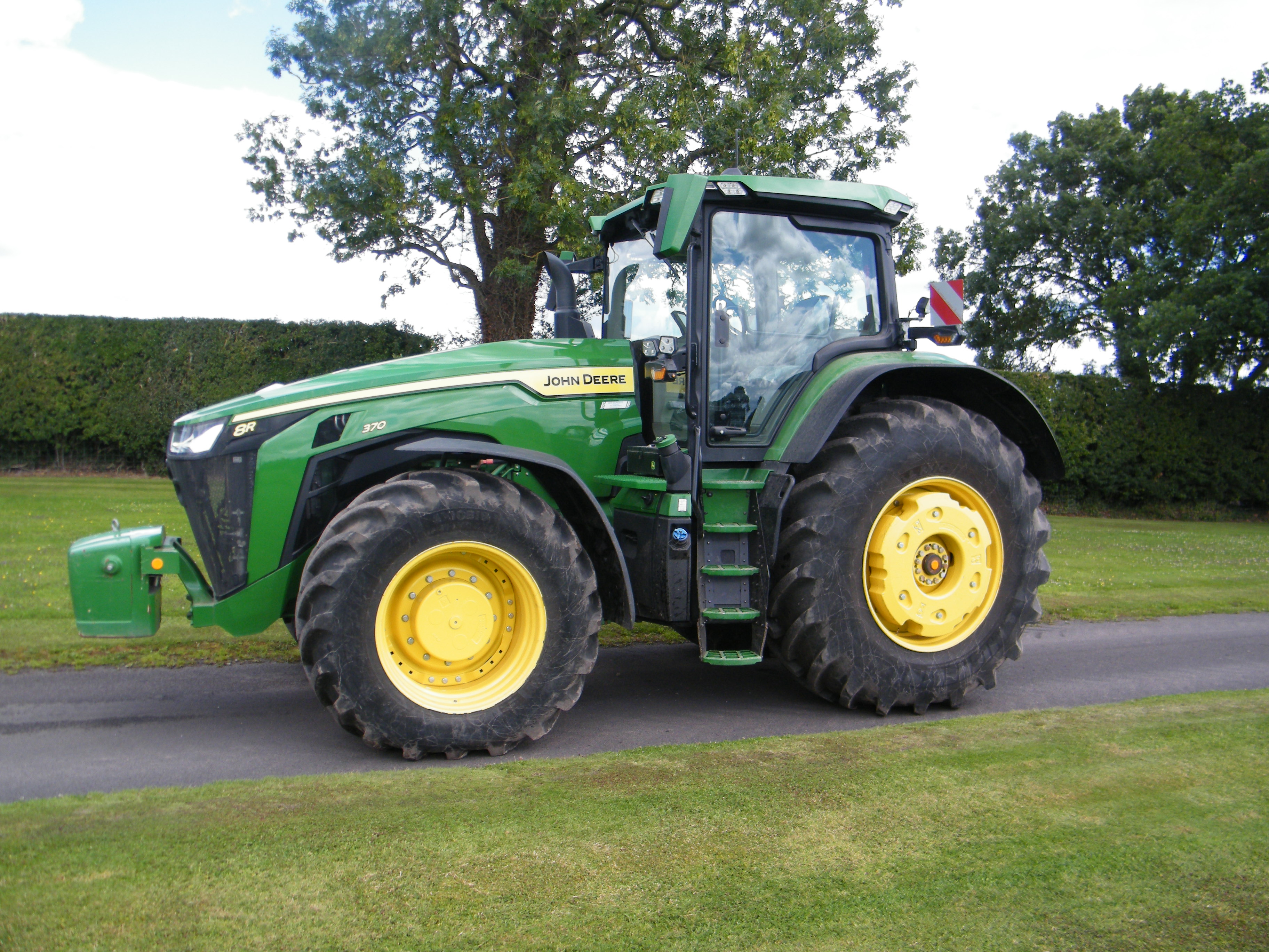 JOHN DEERE 8R 370